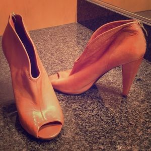 Vince Camuto camel peep toe booties